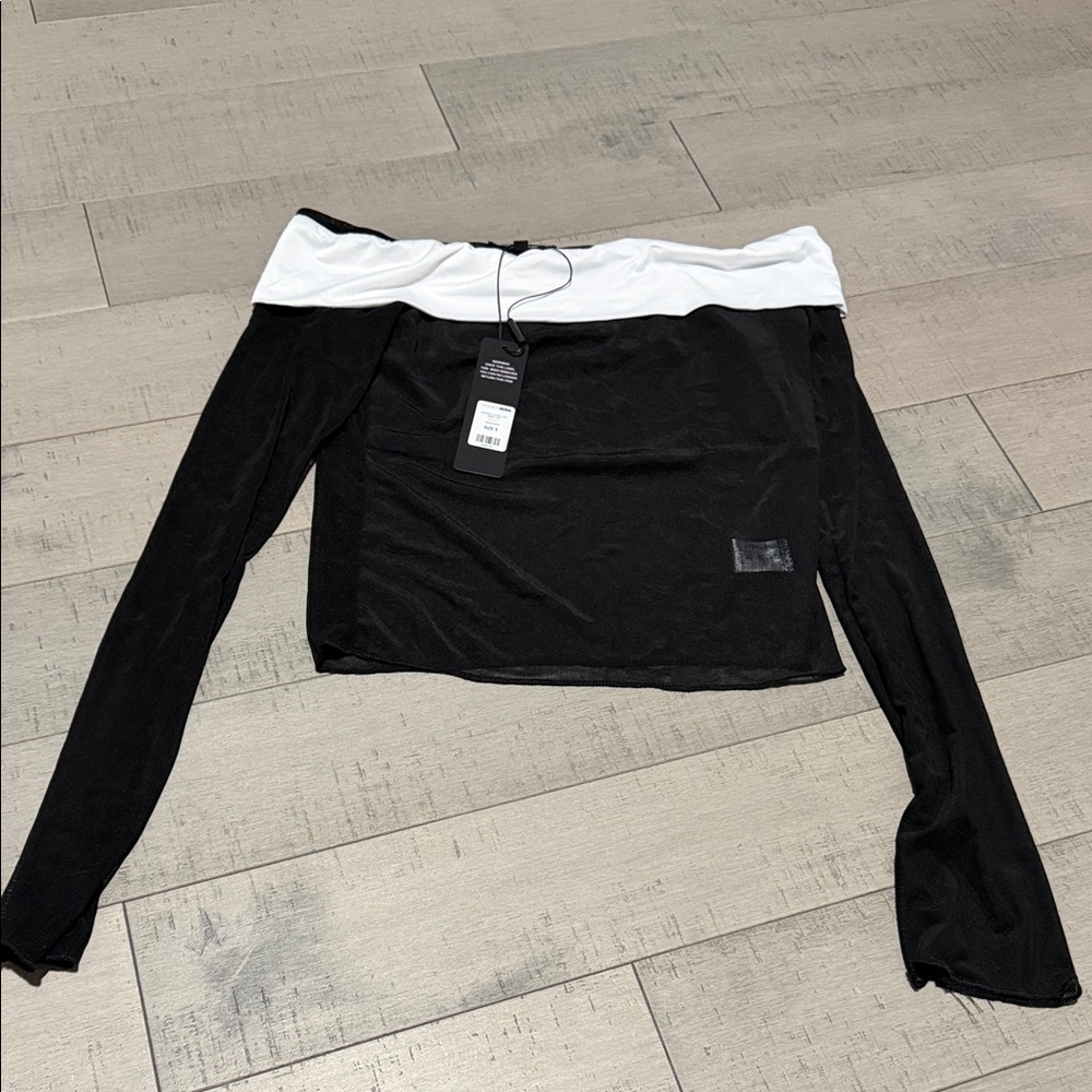 Fashion Nova Black Off-Shoulder Long Sleeve Crop Top with White Fold